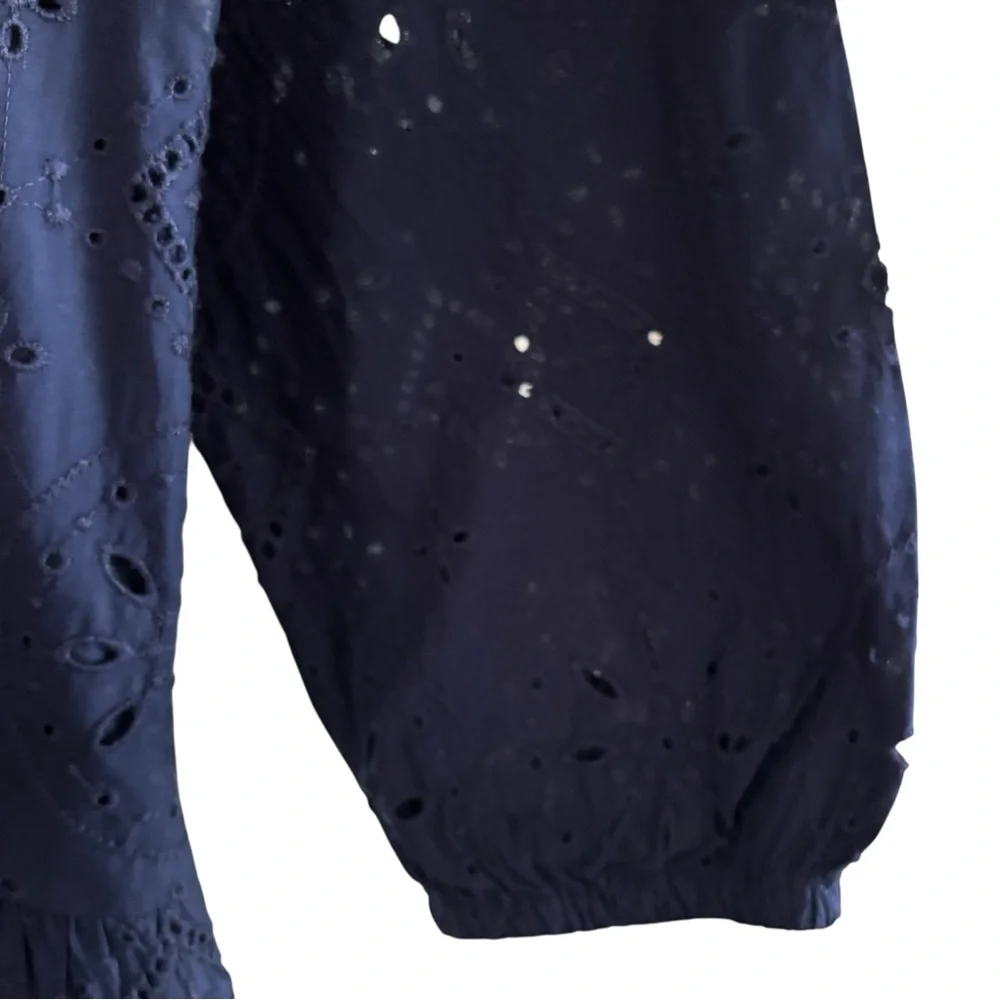 GAP 3/4 Length Sleeve Eyelet Navy Uniform M